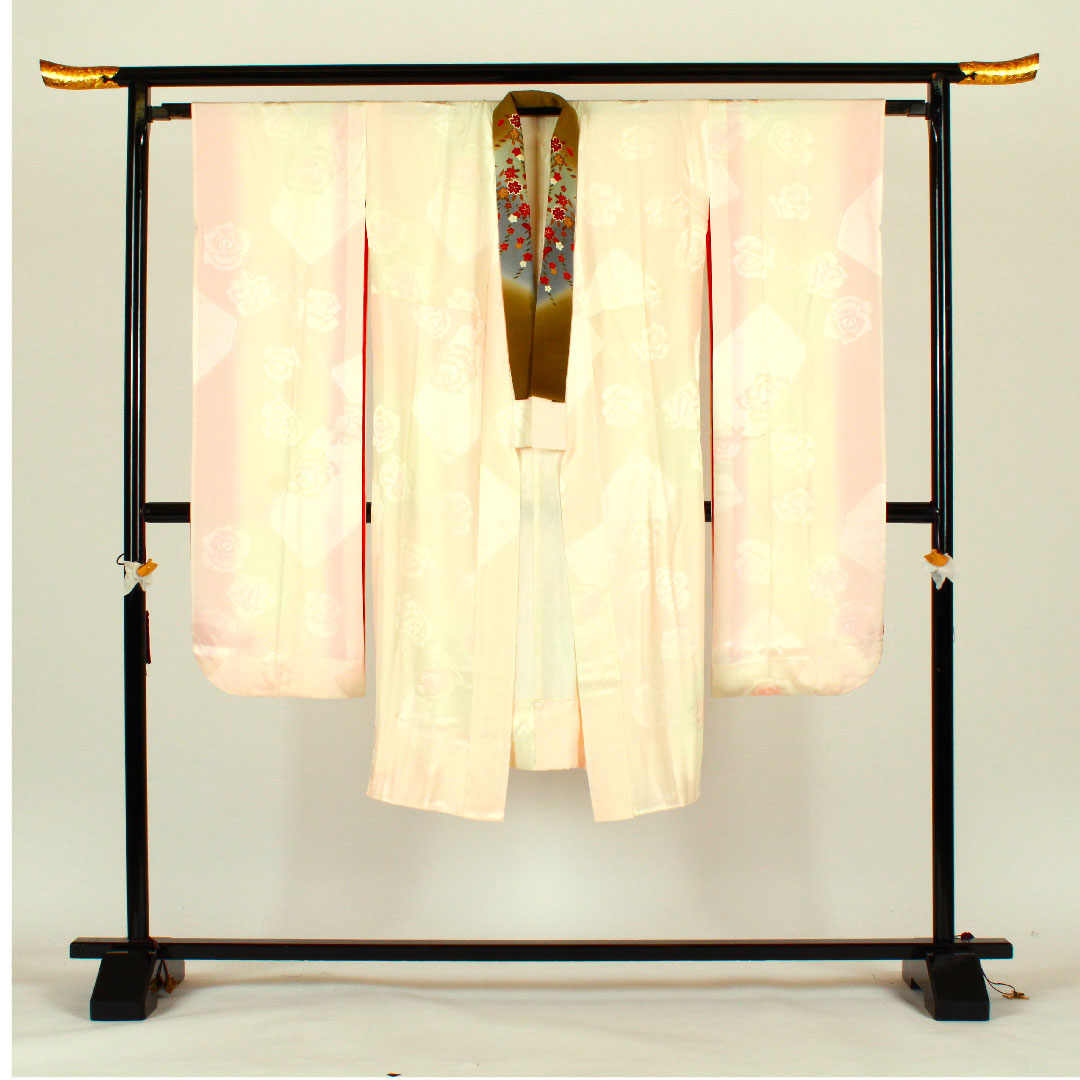 長襦袢 正絹 身丈125cm 裄丈64.5cm 袷 振袖用 刺繡半衿付き バラ Sランク ピンク系 1129000052113