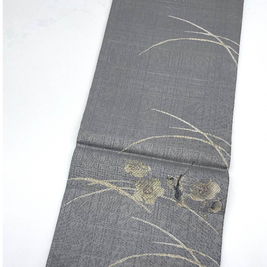 袋帯 薄鈍色(うすにびいろ) 梅 露芝 変わり市松 作家物 帯丈432cm 正絹 Sランク ポイント柄 カジュアル グレー系 1123008902322