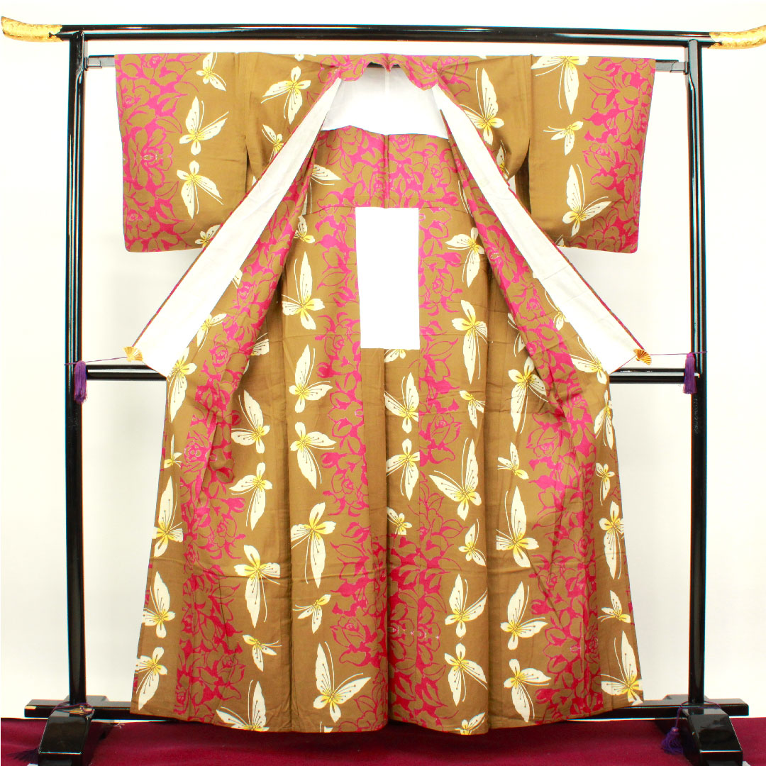 浴衣 伽羅色 蝶 薔薇 木綿 Aランク 単衣 身丈160.5cm 裄丈64.5cm 茶系 1118001743414