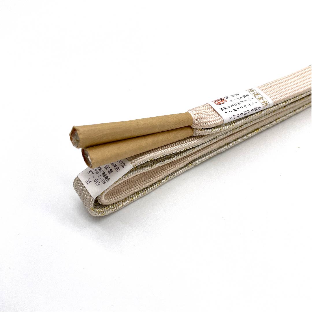 (Like new) Pure silk obijime (sash band) in Tonokoiro (colored powder) with specially selected gold and silver threads. Like new. Length: 159cm, Width: 1.5cm. Semi-formal. S rank. Cream color. Product number: 1135002992315