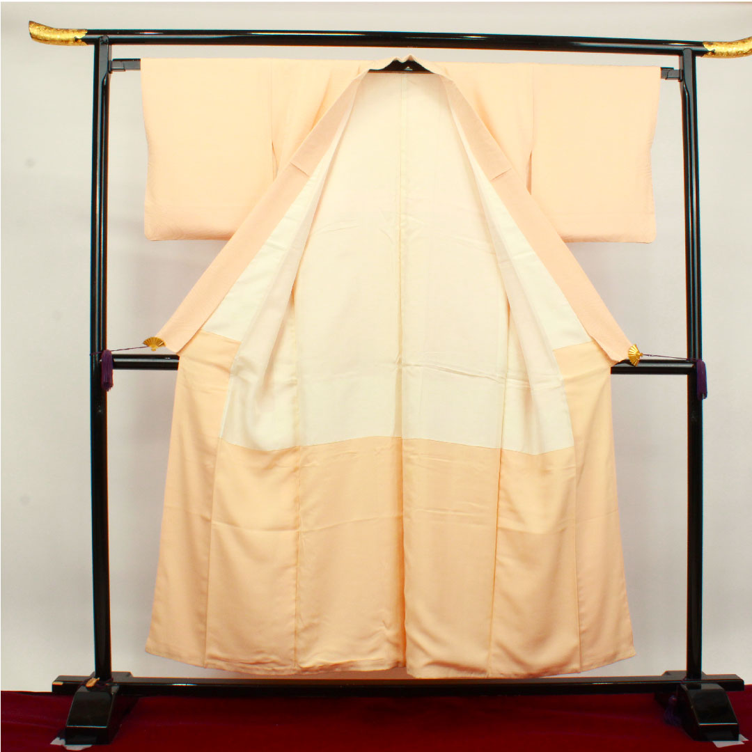 色無地 正絹 薄肌色 流水 五三桐 身丈153.5cm 裄丈64cm 袷 Aランク 橙系 1114000993226