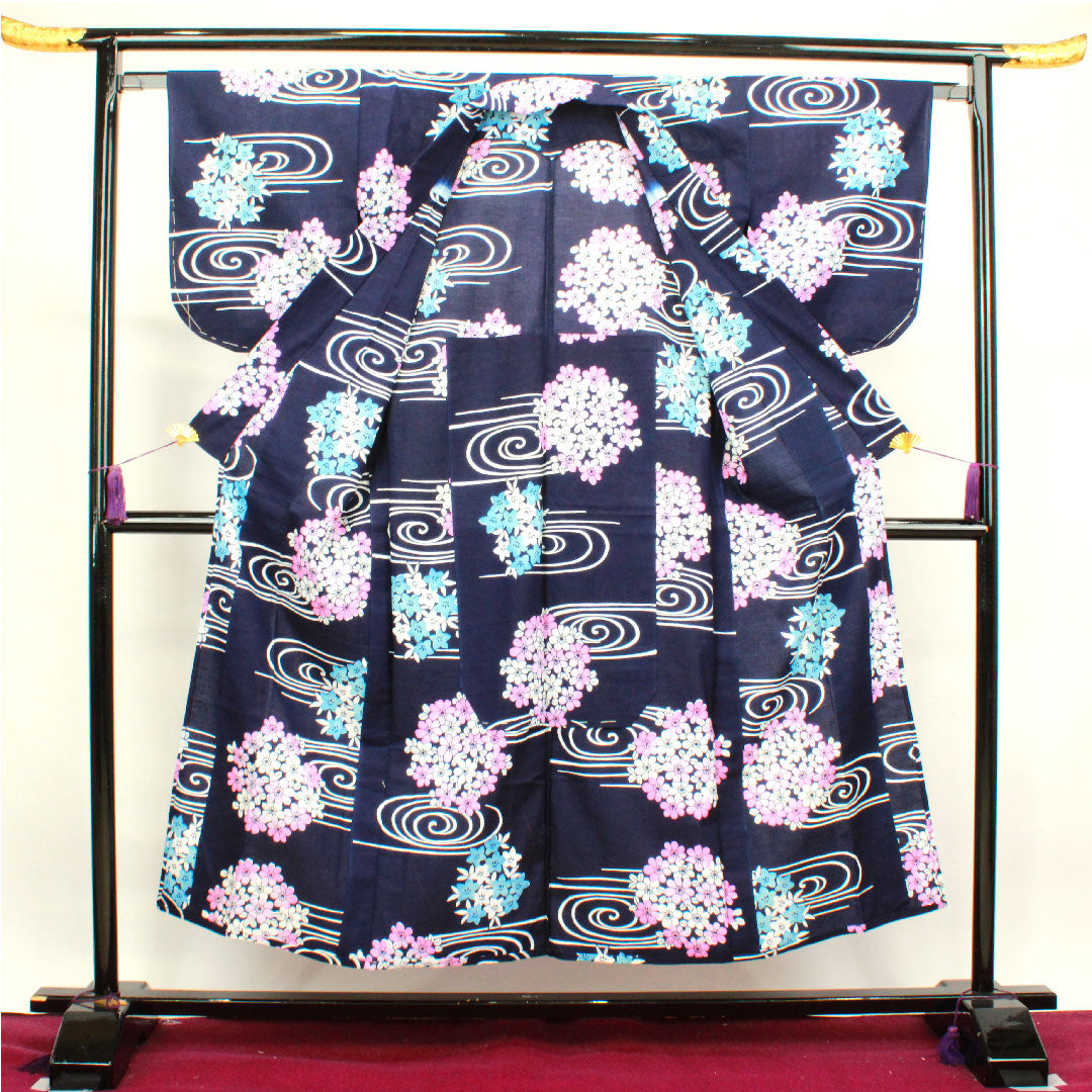 浴衣 しつけ糸付き 未使用品 濃紺色 紫陽花 木綿 Sランク 単衣 身丈151.5cm 裄丈64.5cm 紺系 1118002712218