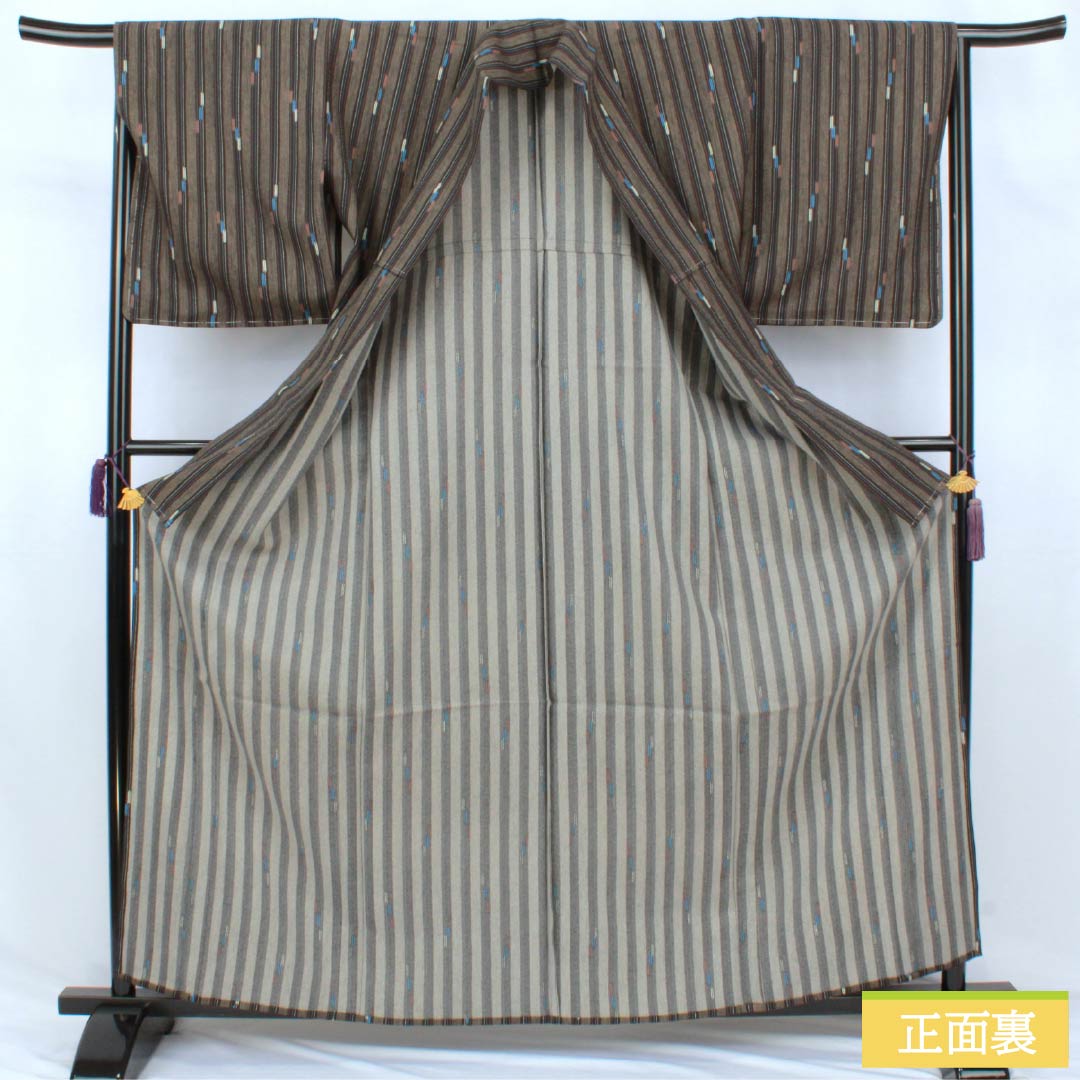 小紋 ポリエステル Sランク 身丈163.5cm 裄丈66.5cm 単衣 型染 矢絣 縞 洗える着物 黒系 1115007982410