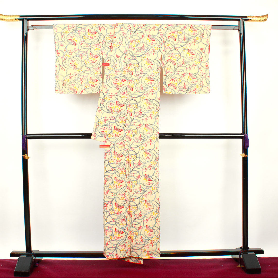 小紋 身丈156.5cm 裄丈61.5cm 袷 枯野色 京紅型 蝶 正絹 Sランク クリーム系 1115002472315