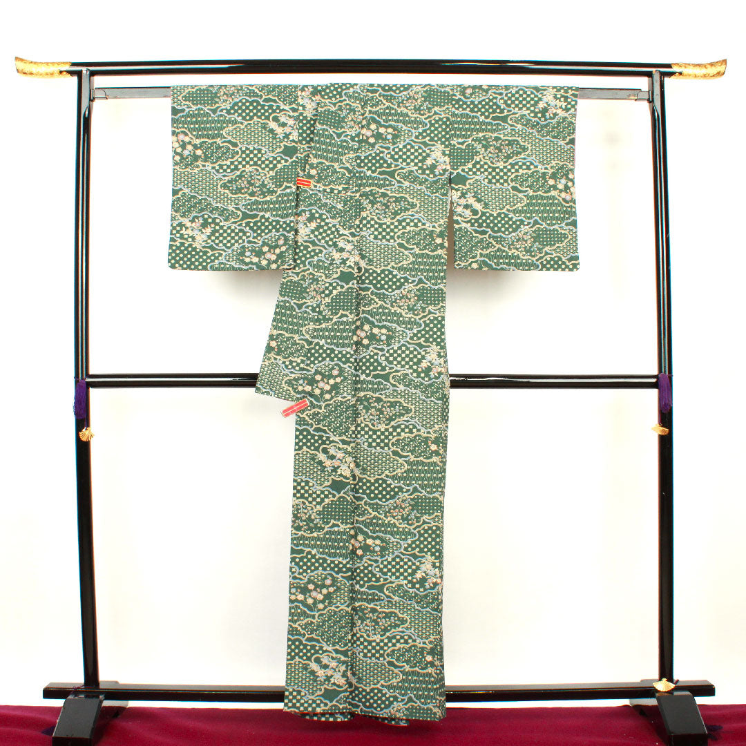 小紋 身丈160cm 裄丈62.5cm 袷 萌葱色 洗える着物 雲取り 草花模様 ポリ Sランク 緑系 1115002572419