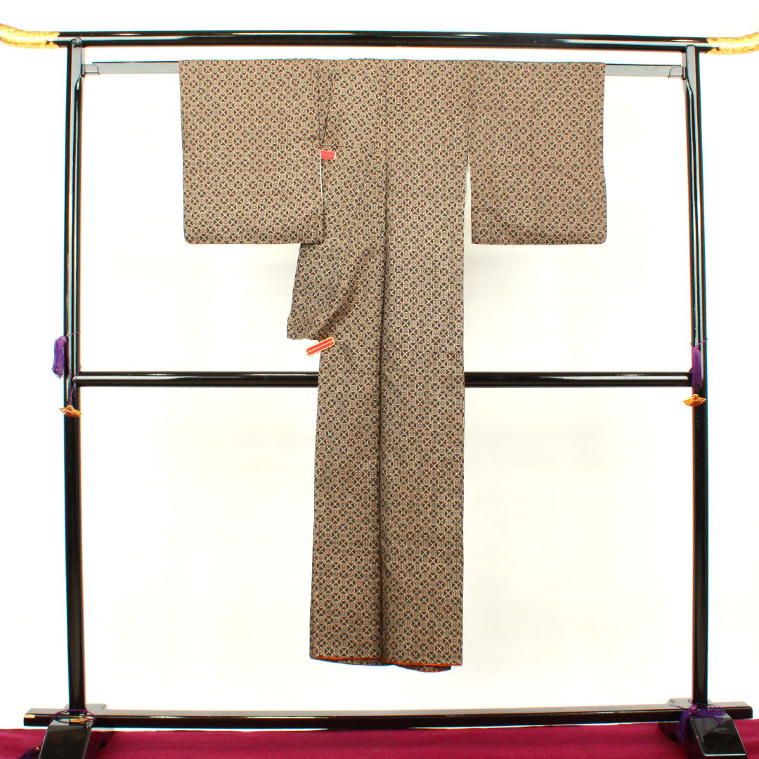 大島紬 身丈142cm 裄丈61.5cm 経緯絣 幾何学模様 正絹 Sランク 袷 茶系 1116002122114