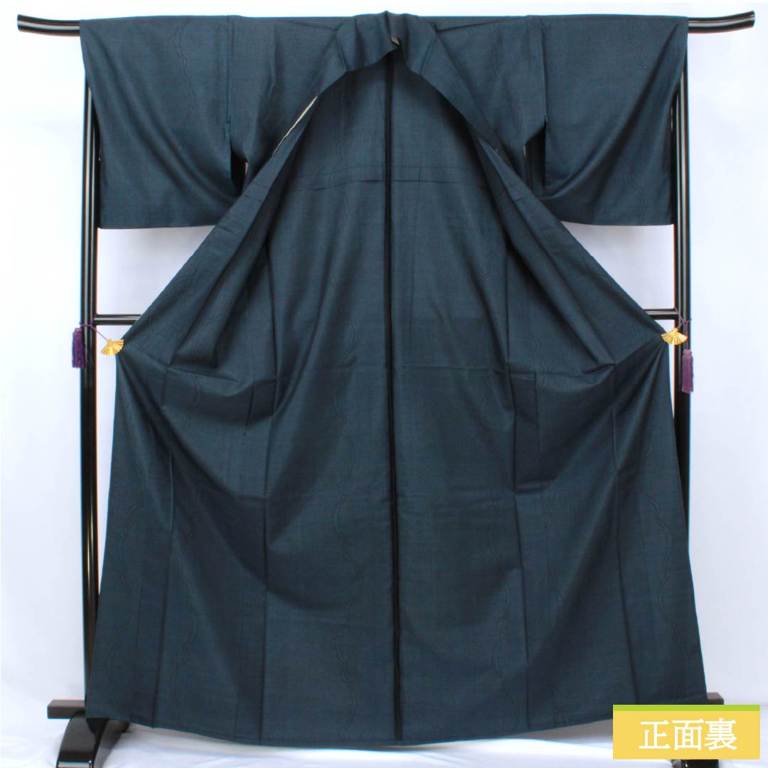 Pure silk tsumugi (pongee) kimono, S rank, length 168cm, sleeve length 67cm, smoked color (fusubeiro), Oshima tsumugi, 9 marks, vertical stripes, single layer, navy blue, product number 1116004752518