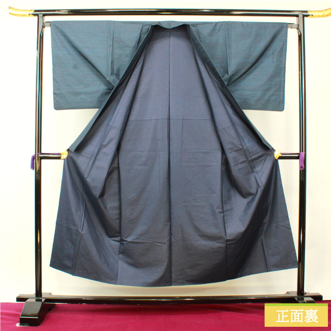 男物 正絹 身丈151cm 裄丈66.5cm 大島紬 緯総絣 Sランク 袷 紺系 1119000822518