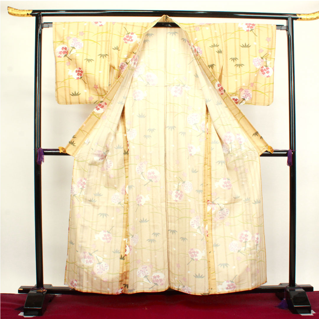 浴衣 東京白茶色 うさぎ 桜 木綿 Sランク 単衣 身丈158.5cm 裄丈65.5cm ベージュ系 1118003612325
