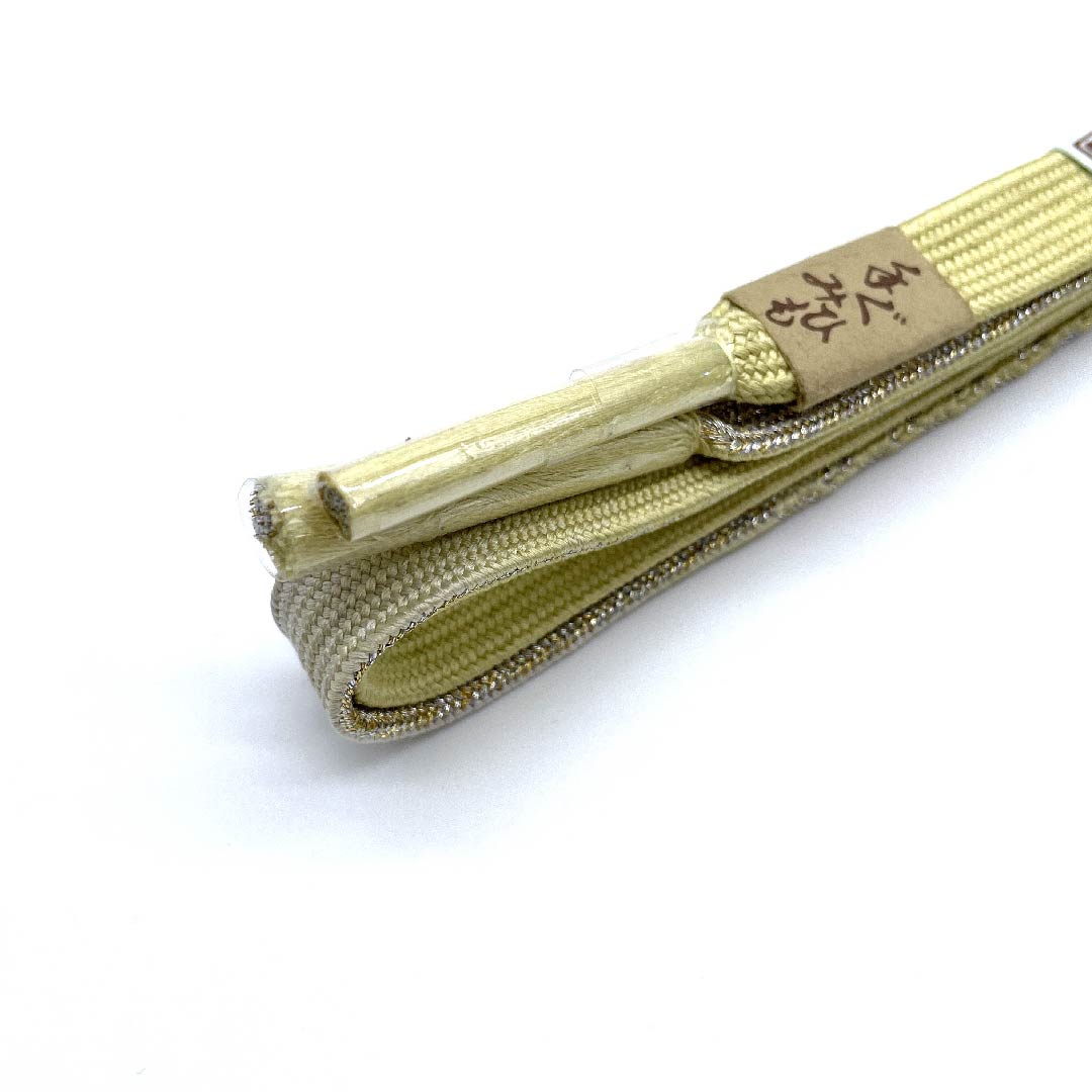 (新古品) 帯締め 正絹 四分紐 嫩黄色色(どんこうしょくいろ) 金属糸使用 手組紐 新古品 長さ約156cm 幅約1.5cm セミフォーマル Sランク 黄系 1135001002923