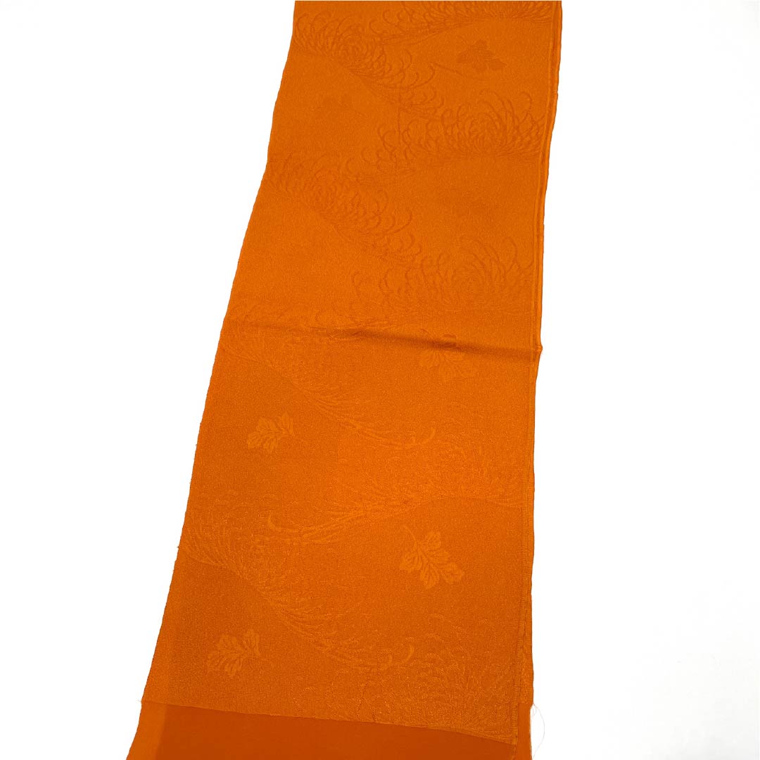 Casual obiage (sash) made of pure silk, S-rank, in ochre, with a chrysanthemum and floral pattern. Length: 172cm, width: 28cm, orange. Product number: 1136001982926