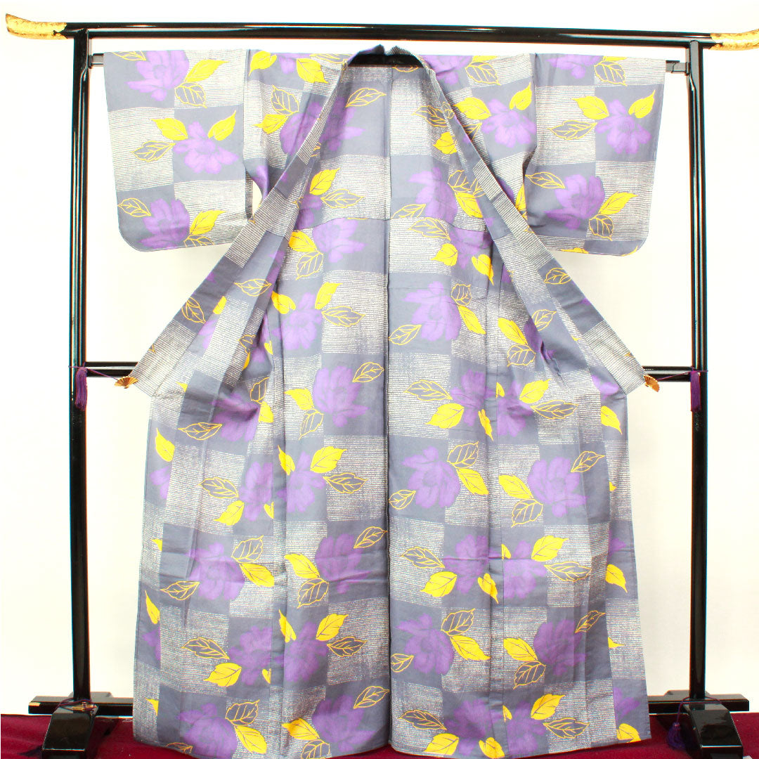 Yukata with basting thread, unused, gray-blue color, floral pattern, checkered pattern, cotton, S rank, single layer, length 170cm, sleeve length 67cm, gray 1118002172622