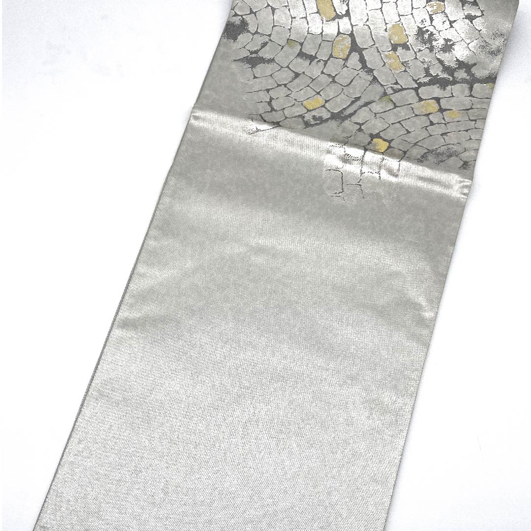 袋帯 白鼠色(しろねずいろ) 紫紘 石畳 帯丈444cm 正絹 Sランク ポイント柄 セミフォーマル 銀系 1123006922322