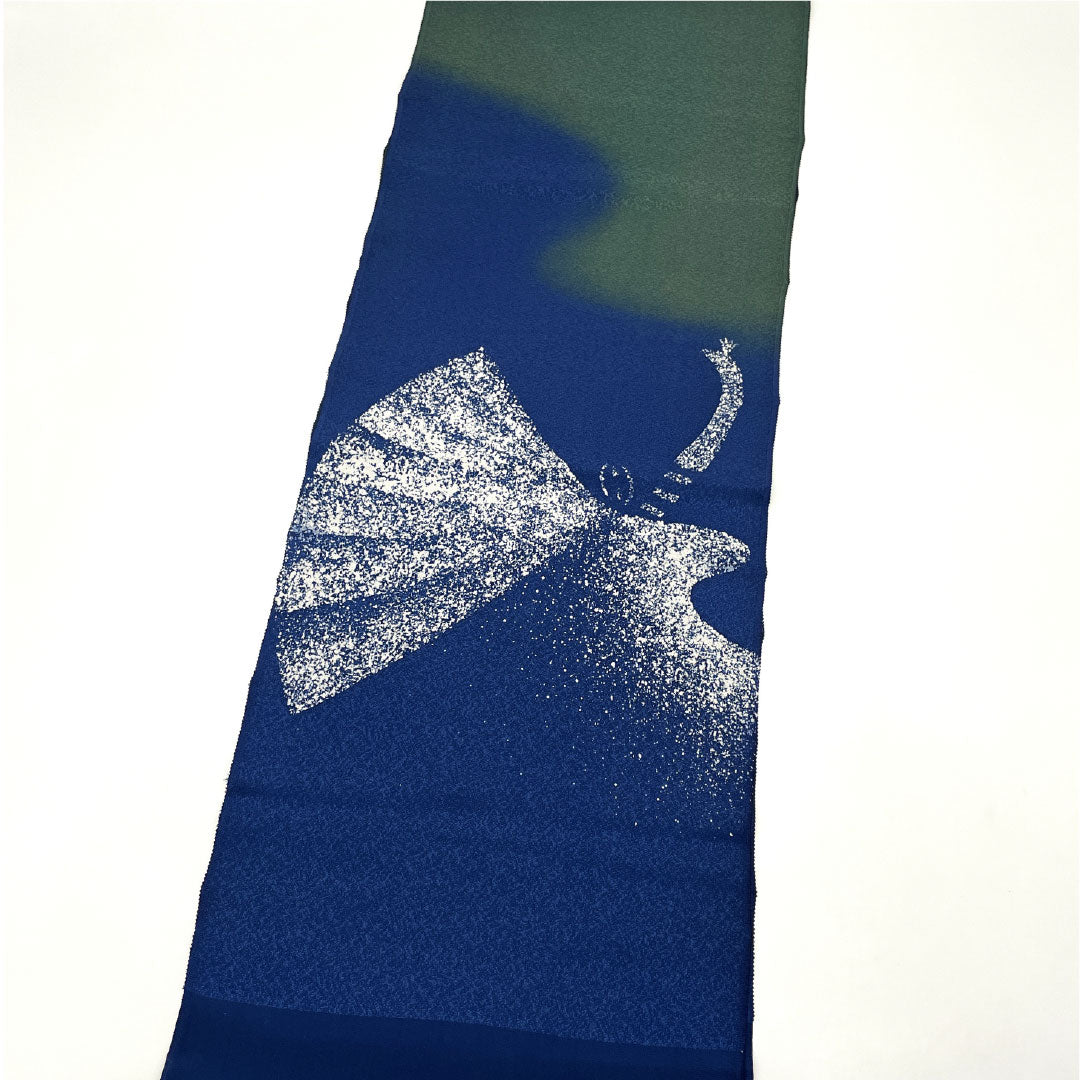 Casual obiage (sash) made of pure silk, S-rank, in dark blue and blue lacquer. Features a geometric pattern. Length: 176cm, Width: 29.5cm. Blue. Product code: 1136001772917