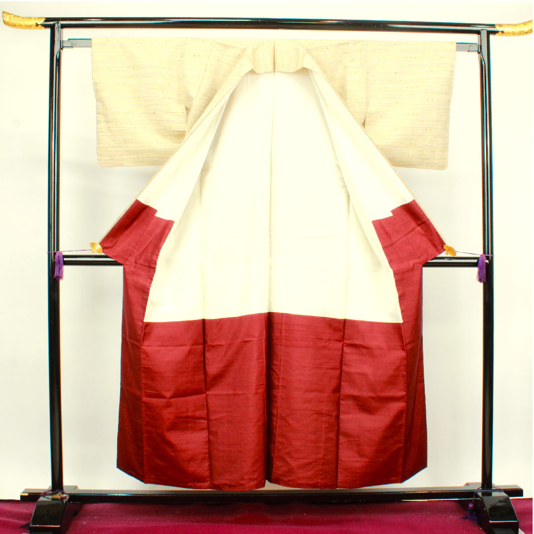 紬 身丈155cm 裄丈62cm 砥粉色 横段 花織 正絹 Aランク 袷 ベージュ系 1116002433325