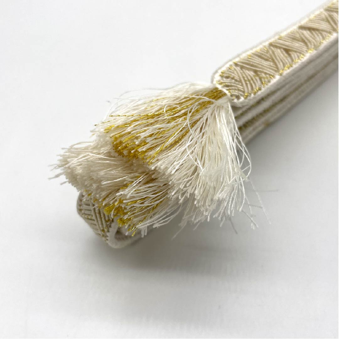 帯締め 正絹 Sランク 白色(しろいろ) 金色 鱗模様 長さ約160.5cm 幅約1.5cm フォーマル 白系 1135004602311