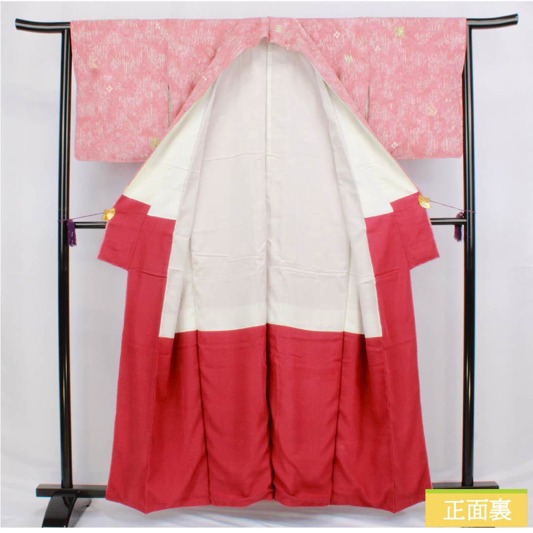 小紋 正絹 Aランク 身丈158.5cm 裄丈63.5cm 袷 浅蘇芳色(あさきすおういろ) 絞り 刺繍 抽象模様 ピンク系 1115006323313