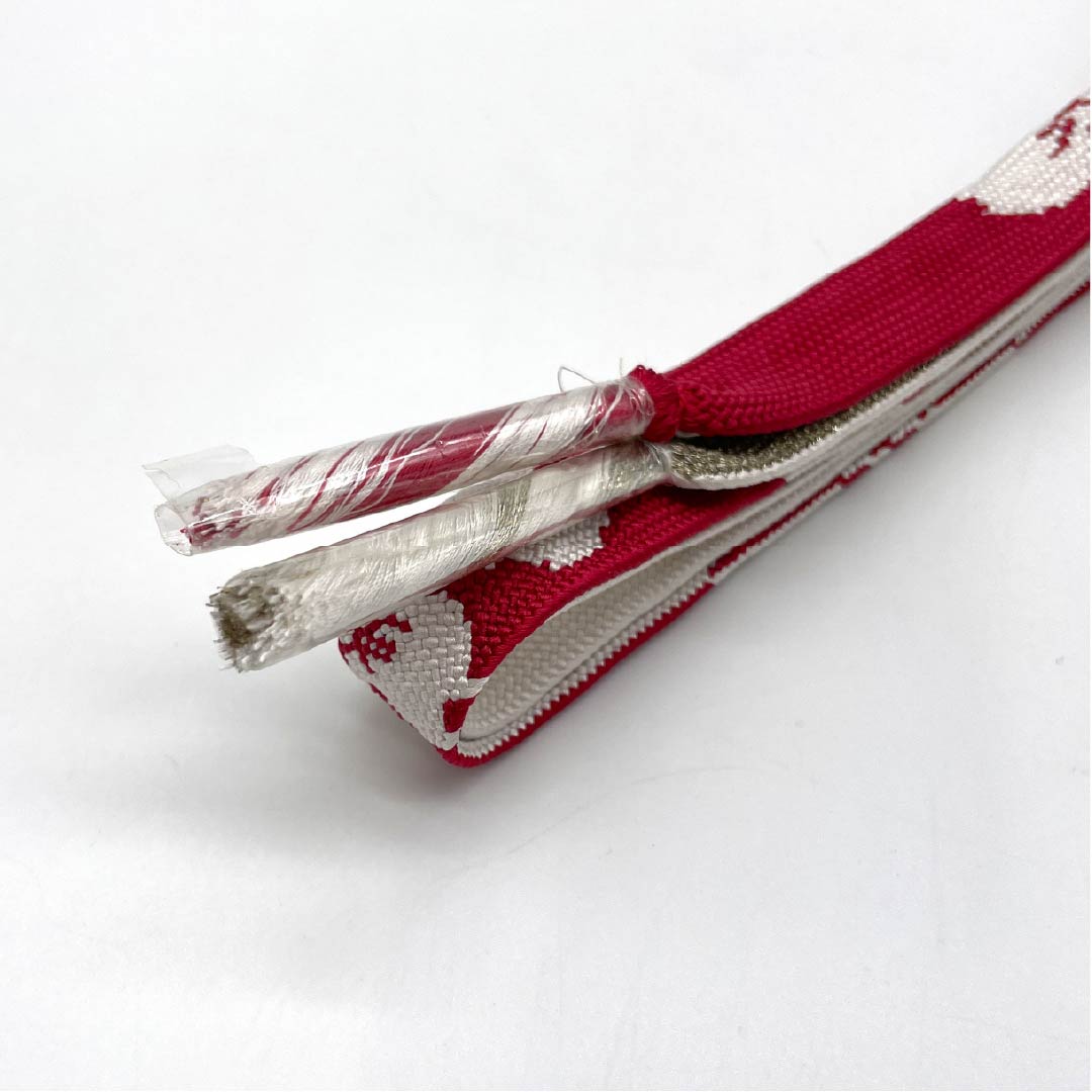 (新古品)帯締め 正絹 NEWランク 紅赤色(べにあかいろ) 振袖用 花柄 2色遣い 長さ約164cm 幅約2cm フォーマル 赤系 1135004111312