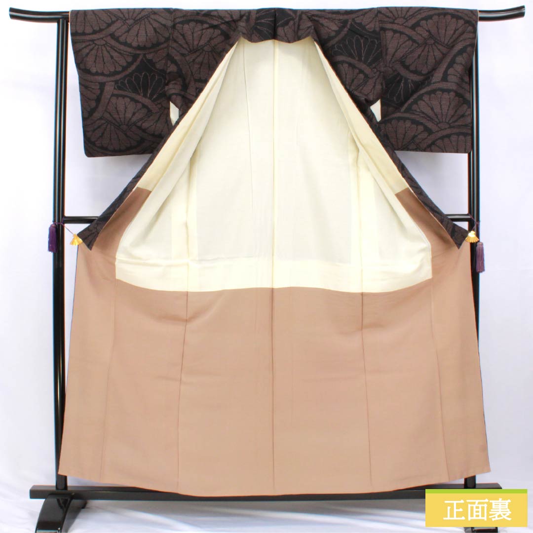 紬 正絹 Aランク 身丈159cm 裄丈64.5cm 結城紬 100亀甲 菊花紋 真綿紬 袷 黒系 1116004893310