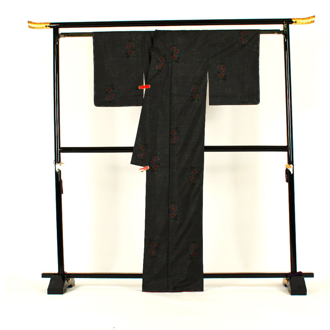 大島紬 身丈167cm 裄丈64cm 花葉模様 7マルキ 正絹 Sランク 袷 グレー系 1116000892422