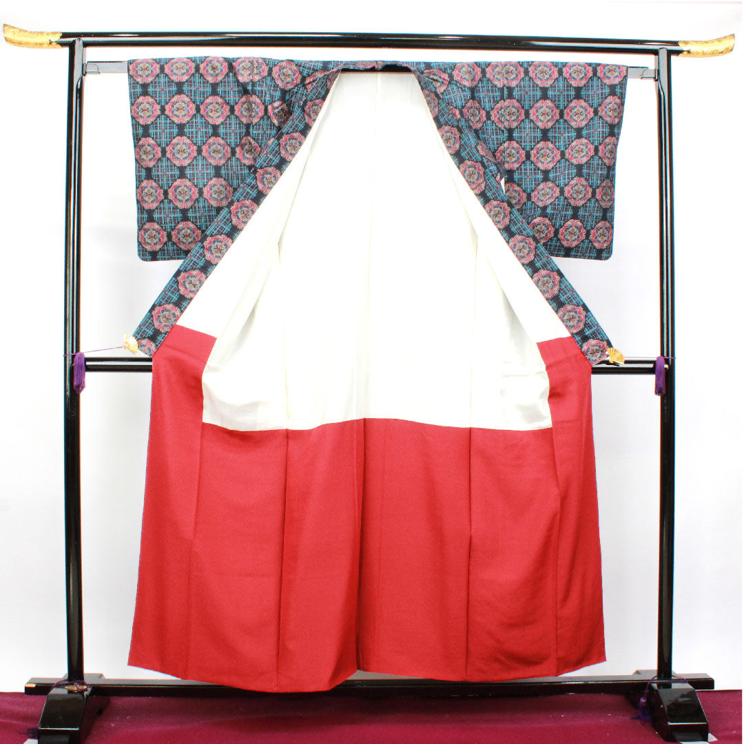 紬 身丈157cm 裄丈62cm 幾何学模様 正絹 Aランク 袷 紺系 1116002403318