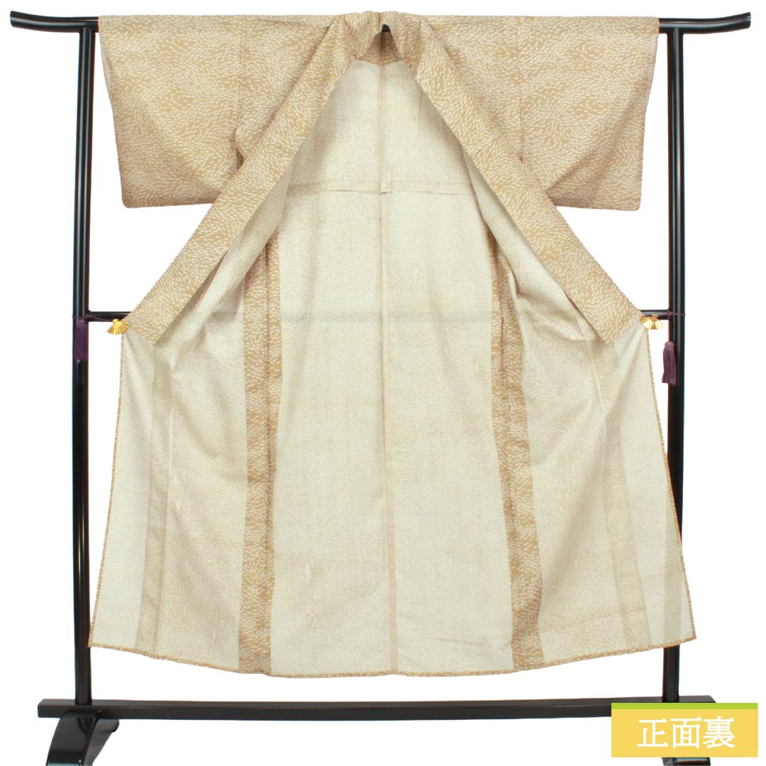 夏物 ポリエステル 小紋 Aランク 身丈151.5cm 裄丈61.5cm 芽色(かやいろ) 松葉 洗える着物 絽 ベージュ系 1132005403225