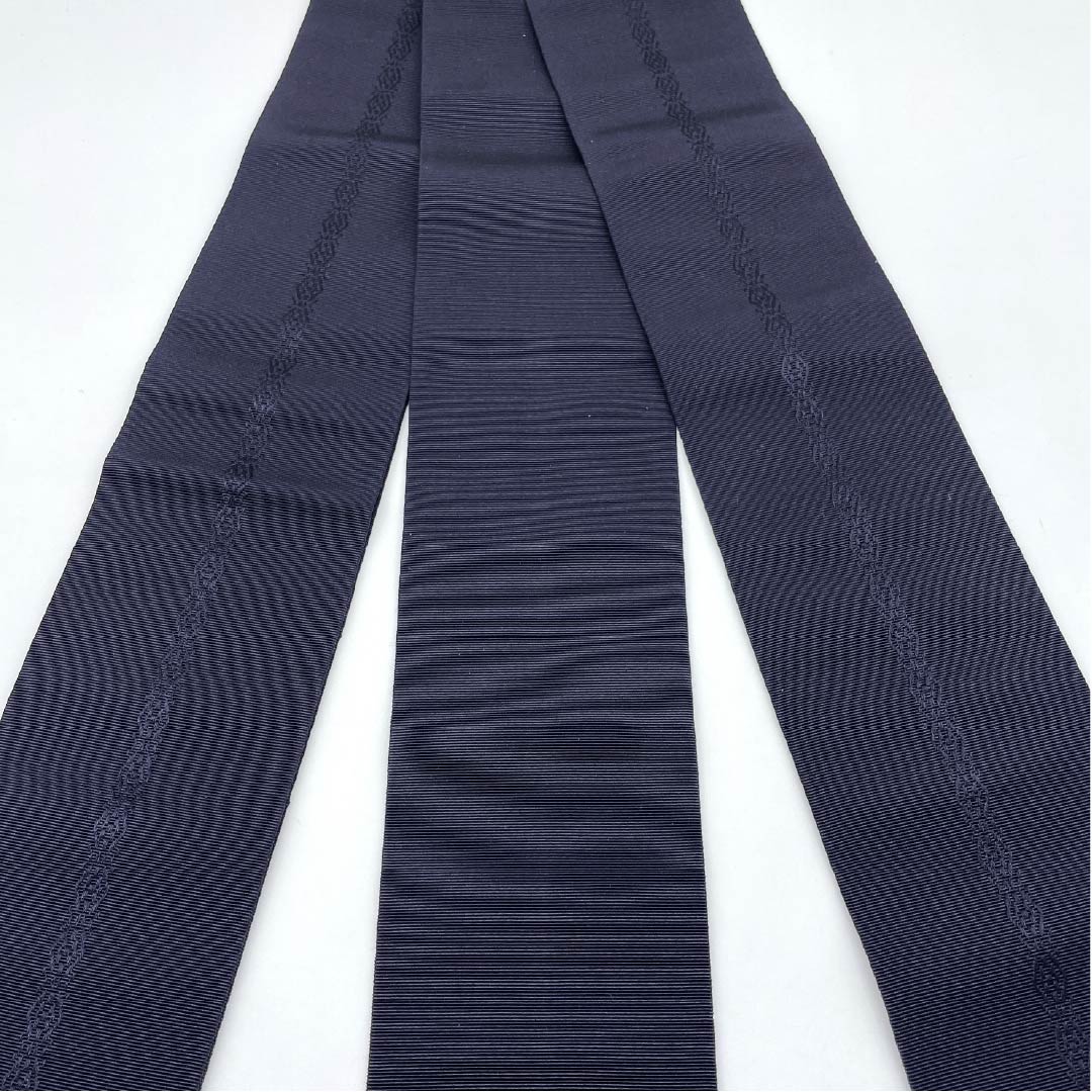 (未仕立)角帯 正絹 濃紺色(のうこんいろ) 博多織 献上柄 帯丈420cm 幅9.5cm Sランク 紺系 1134000372918