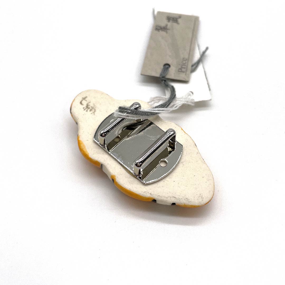 (新古品) 帯留め 陶磁器 カジュアル 橙色(だいだいいろ) 陶器 魚 かくれくまのみ 長さ約3cm 幅約5.5cm Sランク 橙系 1137000642926