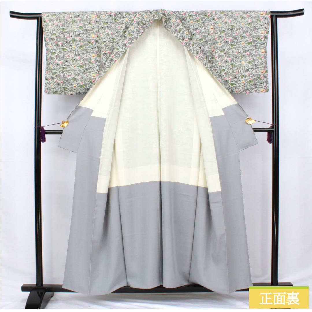 小紋 正絹 身丈156cm 裄丈63cm 袷 魚肚白色(ぎょとはくいろ) 琉球紅型 草花模様 Sランク グレー系 1115006132322