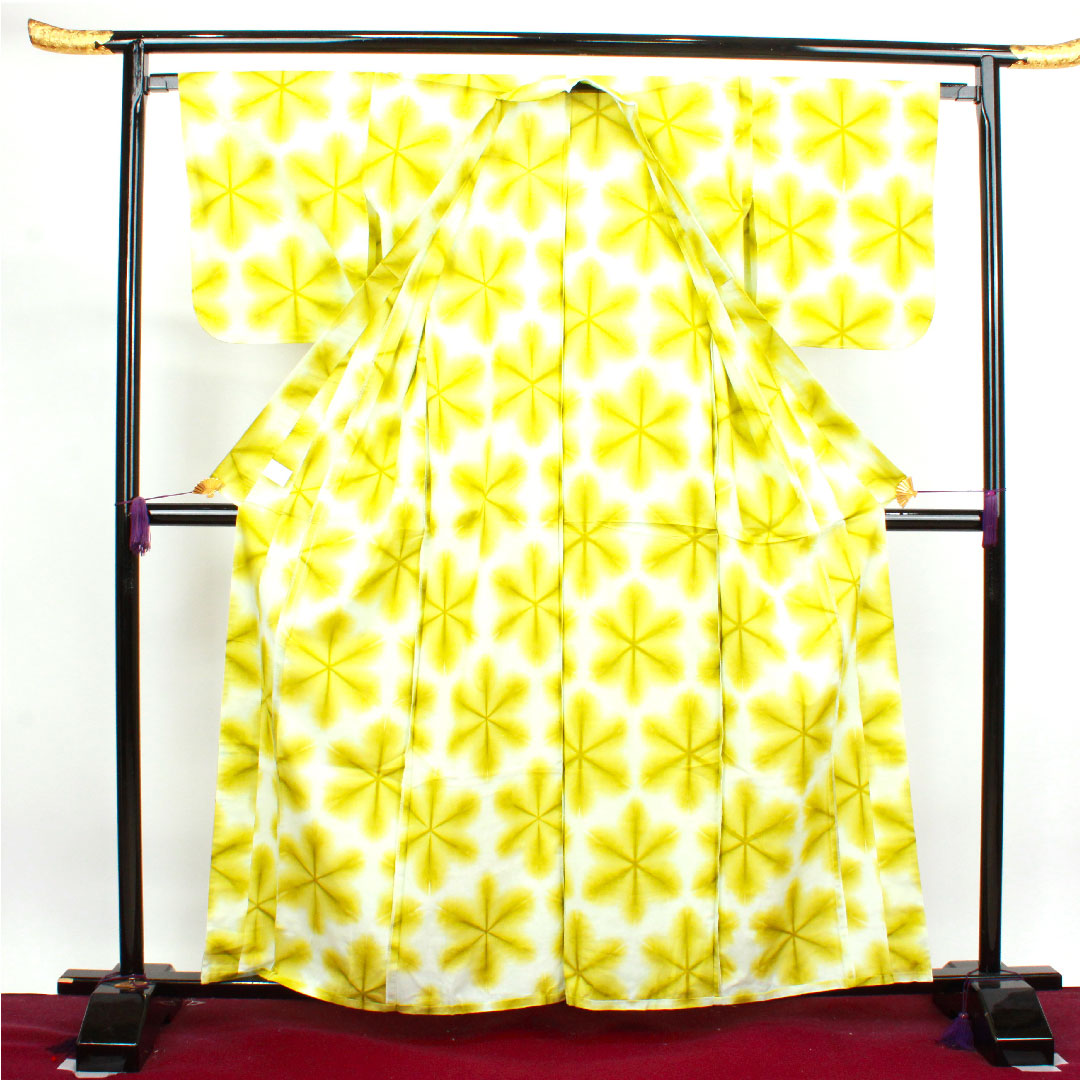 (新品未使用品)浴衣 雪花絞り しつけ糸付き 未使用品 鶸色 麻の葉 板締め絞り 木綿 NEWランク 単衣 身丈162cm 裄丈65.5cm 黄系 1118003911423