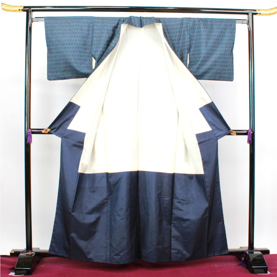 大島紬 身丈160.5cm 裄丈63cm 濃紺色 経緯絣 亀甲 正絹 Aランク 袷 紺系 1116002593418