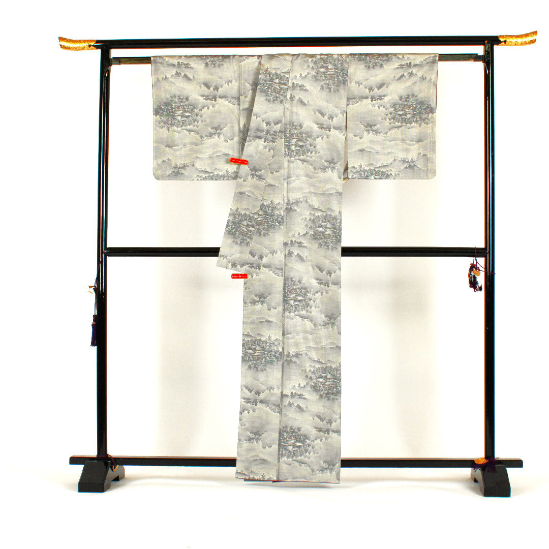 大島紬 身丈164cm 裄丈66cm 寺院風景 正絹 Sランク 袷 白系 1116000782311