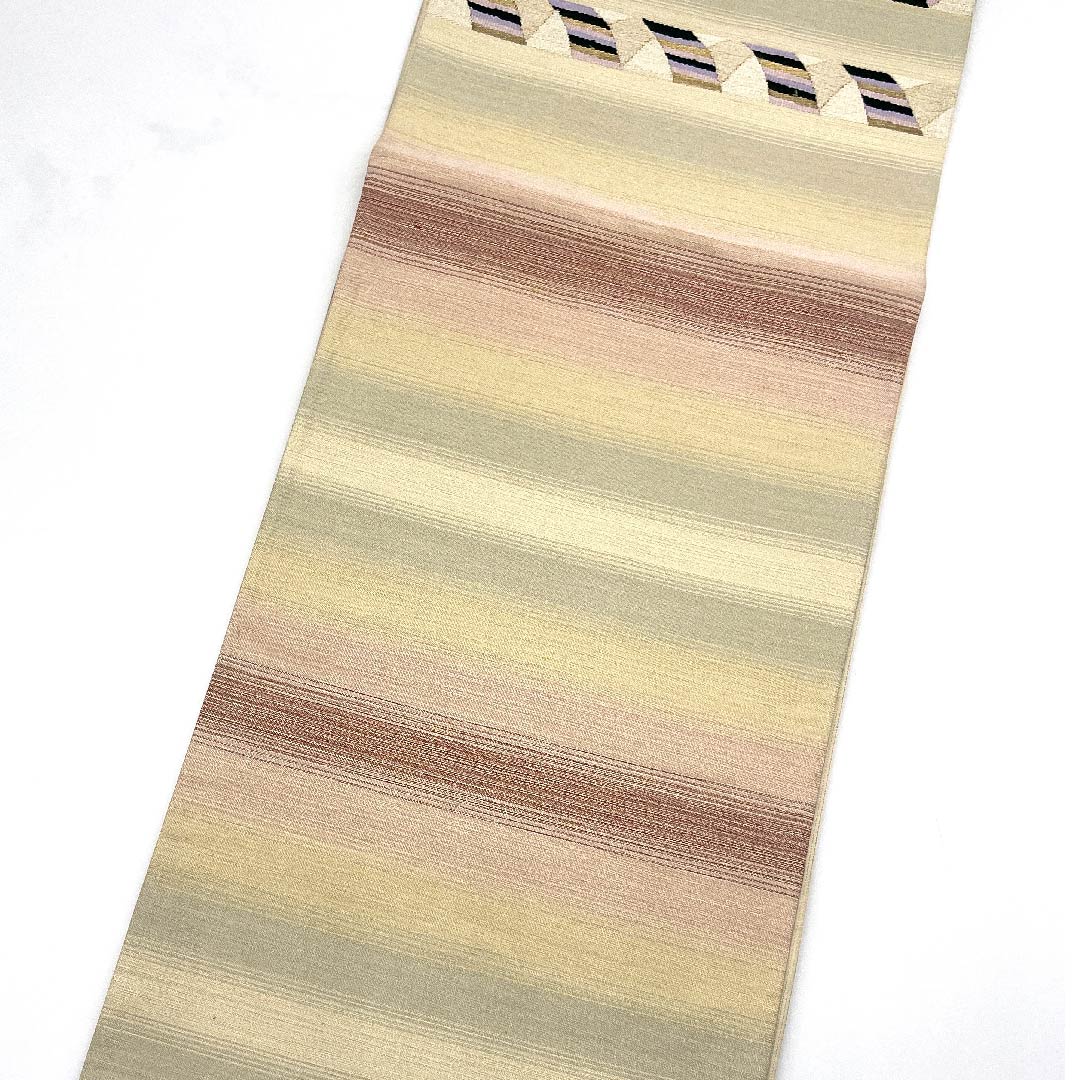 袋帯 生成り色(きなりいろ) 幾何学模様 爪掻つづれ 帯丈444cm 正絹 Sランク ポイント柄 フォーマル クリーム系 1123007772315