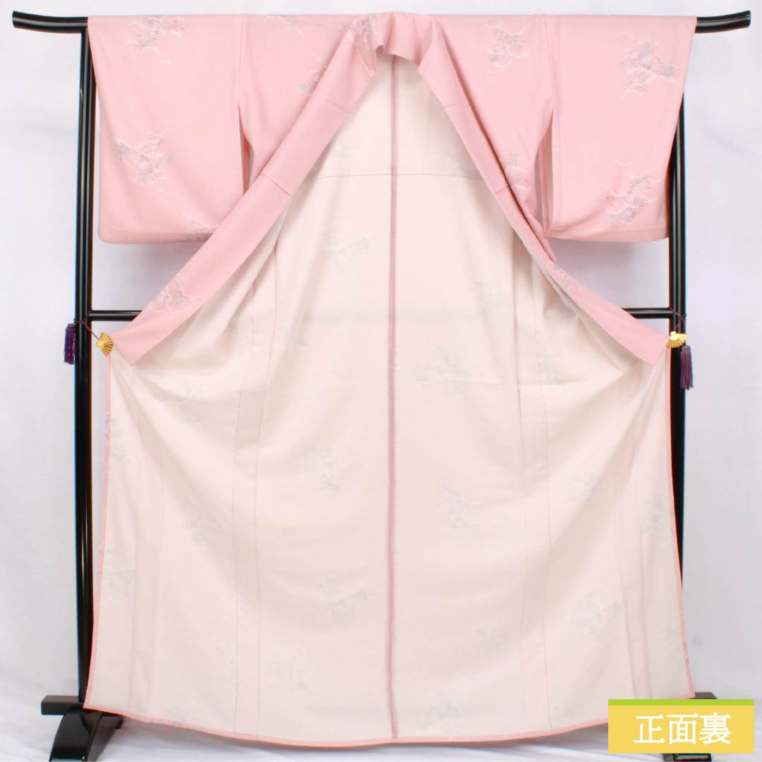 小紋 ポリエステル Sランク 身丈167.5cm 裄丈67cm 単衣 曙色(あけぼのいろ) 型染 遠山 草花 洗える着物 ピンク系 1115007872513