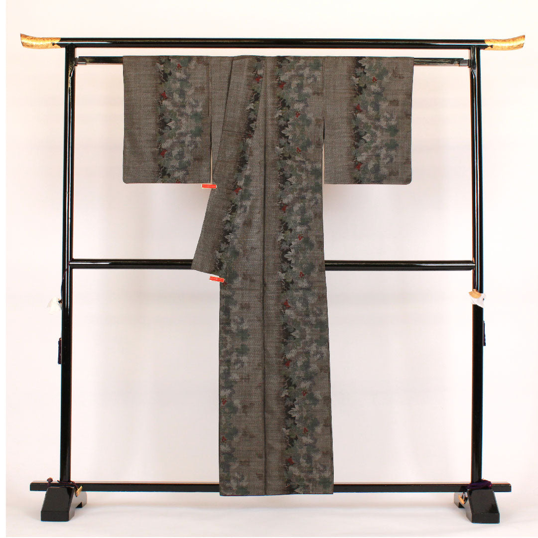 大島紬 身丈159cm 裄丈63cm 7マルキ 葡萄模様 正絹 Aランク 袷 黒系 1116000643310