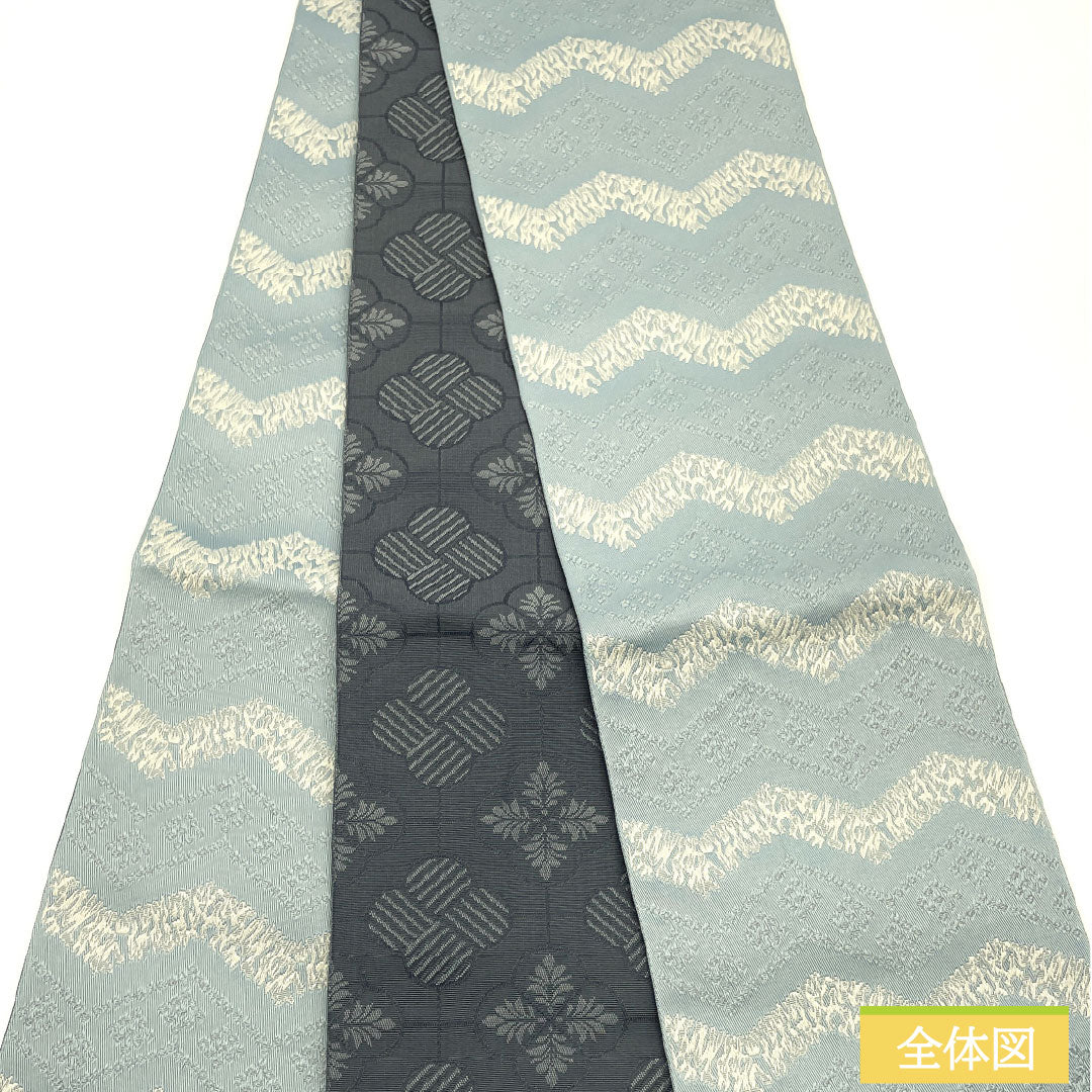 (新品)半幅帯 ポリエステル NEWランク 砧青磁色(きぬたせいじいろ) 錫紵色(しゃくじょいろ) ジグザグ模様 抽象花模様 リバーシブル 帯丈400cm 青系 1125002441417