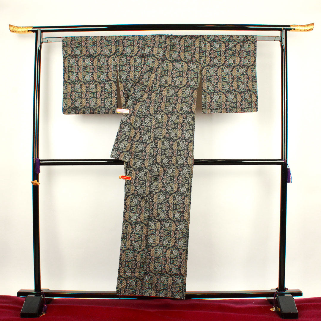 村山大島 身丈156cm 裄丈65cm アンサンブル 流水 花模様 正絹 Aランク 袷 黒系 1116001903310