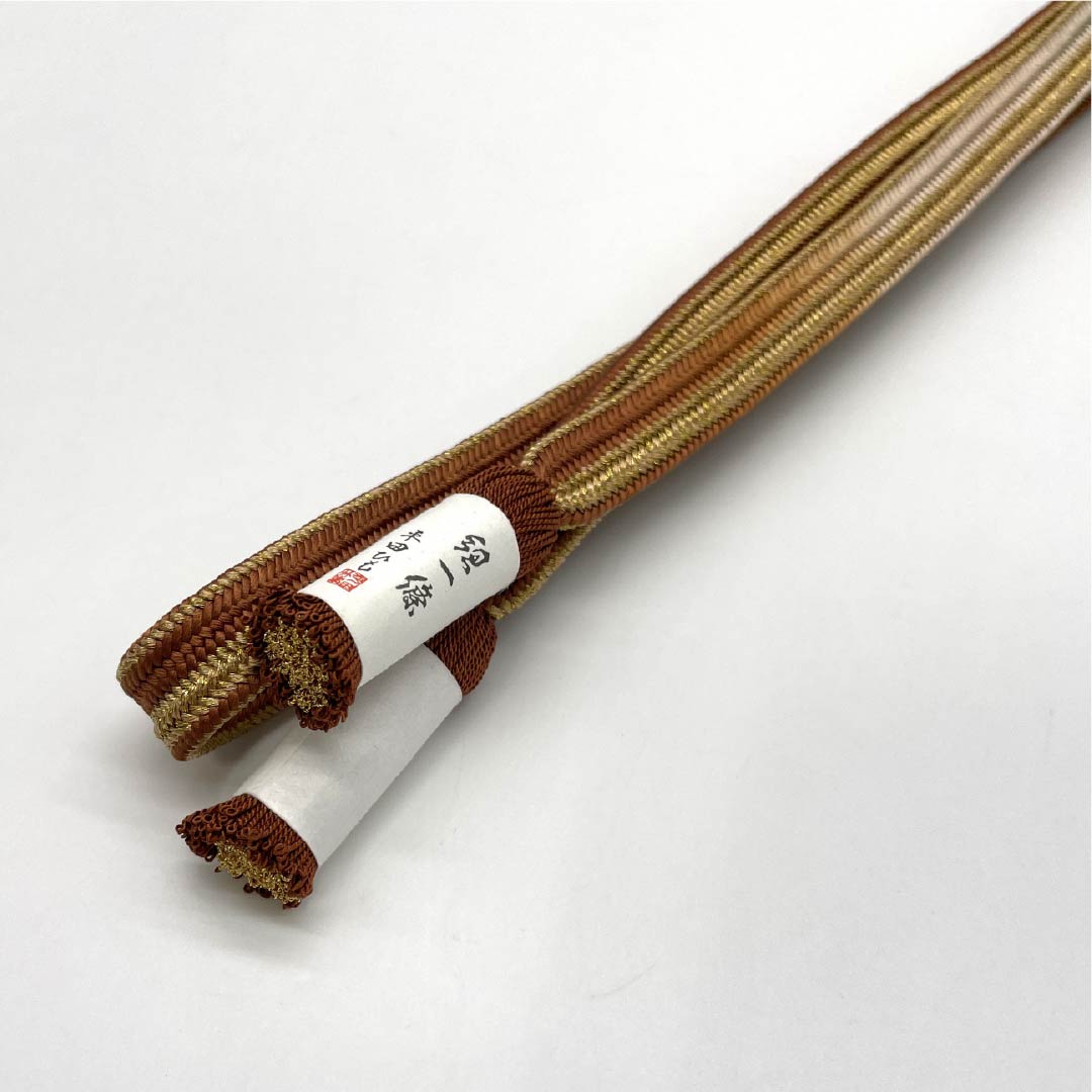 (新品)帯締め 正絹 NEWランク 樺色(かばいろ) 平田組紐 貝ノ口縞遊玄染 撚り房 長さ約157.5cm 幅約1.5cm セミフォーマル 茶系 1135005131314