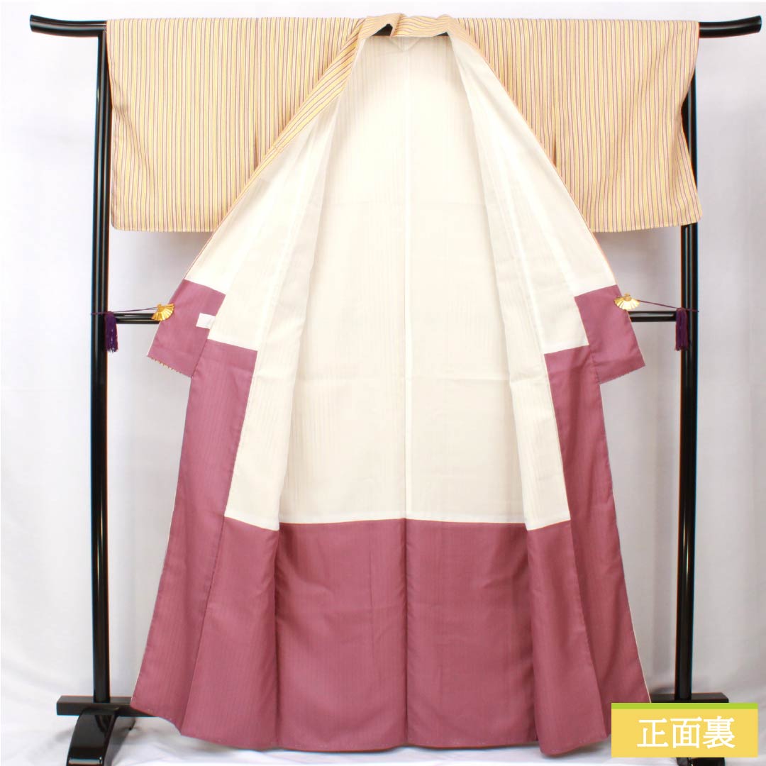 小紋 ポリエステル 身丈163.5cm 裄丈66cm 袷 薄卵色(うすたまごいろ) 縞 未使用品 しつけ糸付き 洗える着物 Sランク クリーム系 1115006052415