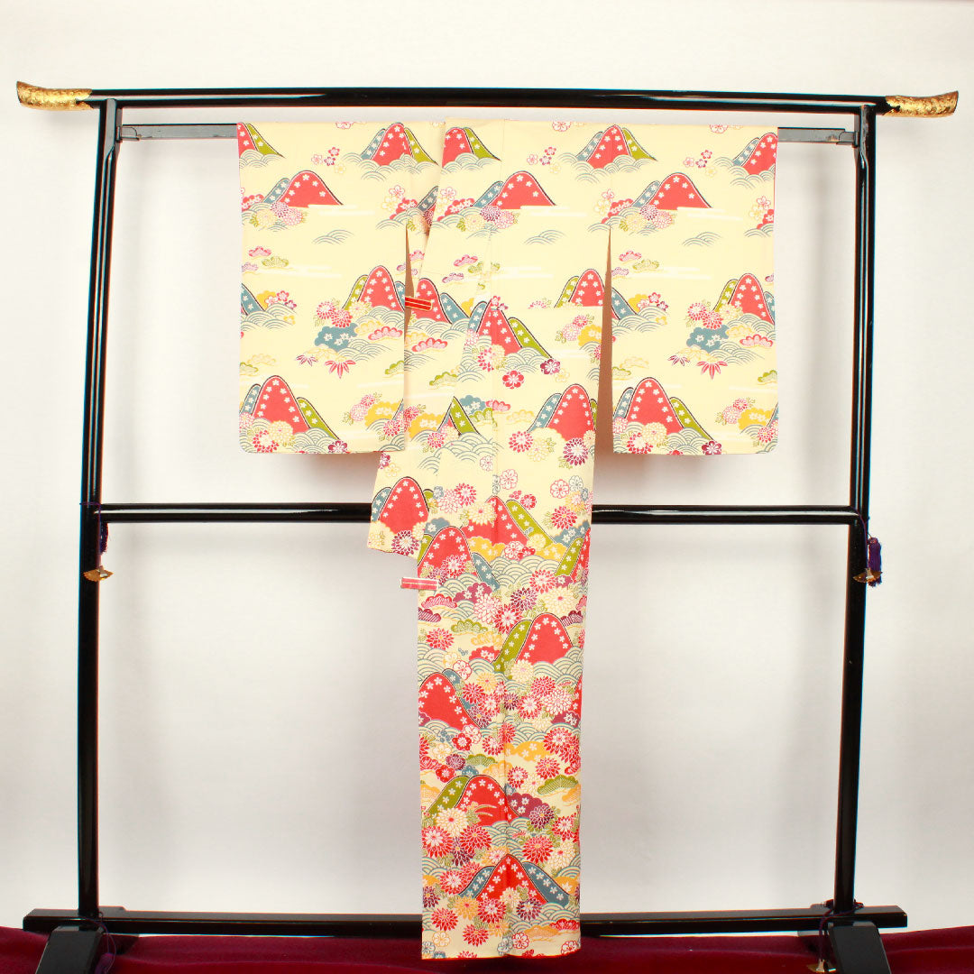 Homongi, lined, length 157.5cm, sleeve length 61.5cm, lacquered, Kyoto Bingata, chrysanthemum, Seigaiha, pure silk, A rank, cream, 1112001673315