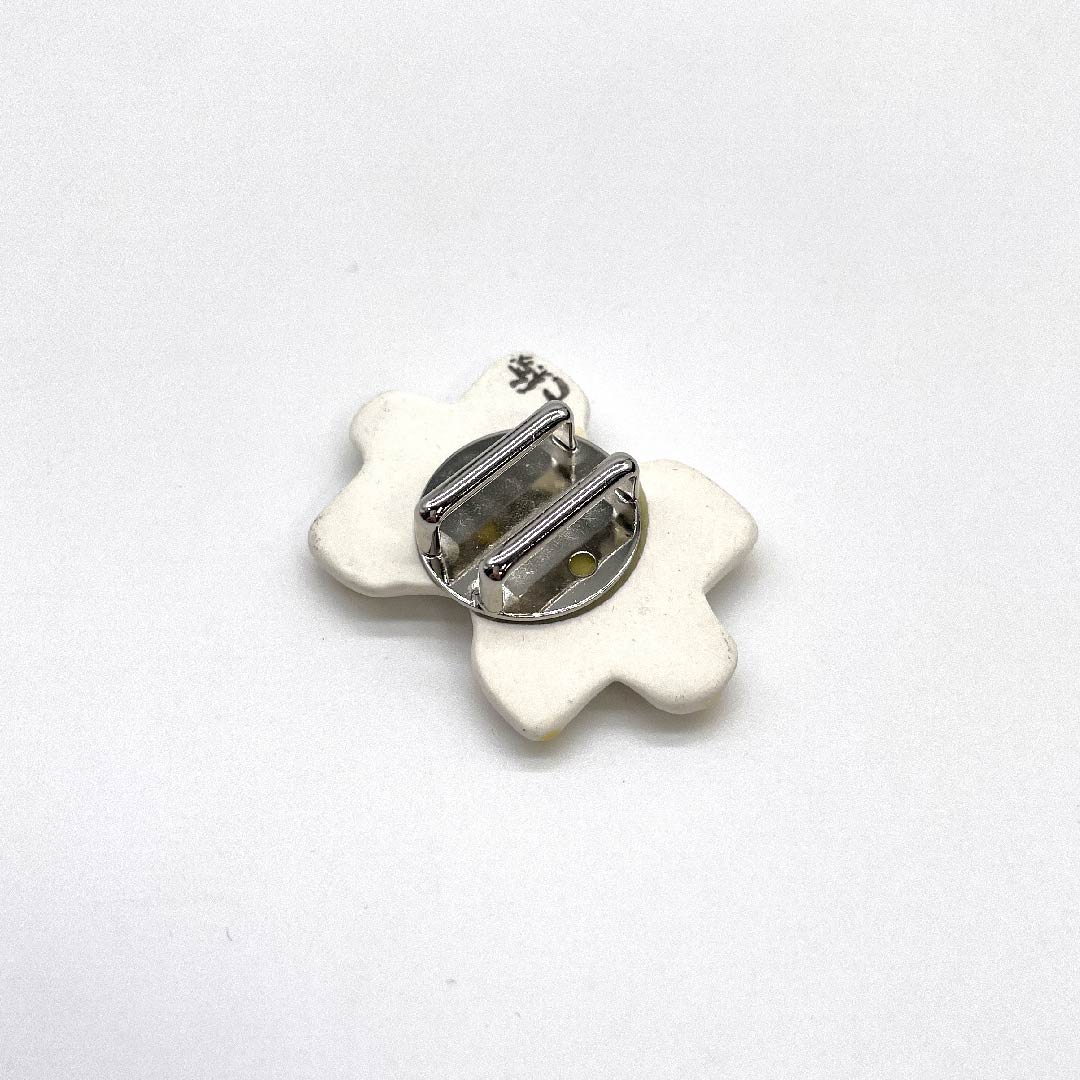 (New old stock) Obi fastener, ceramic, casual, white, ceramic, puzzle, length approx. 3cm, width approx. 4cm, S rank, white, 1137000422911