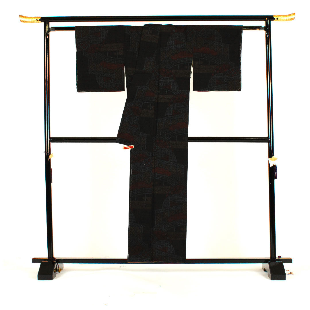 結城紬 身丈159cm 裄丈63.5cm 風景模様 正絹 Aランク 袷 黒系 1116001313310
