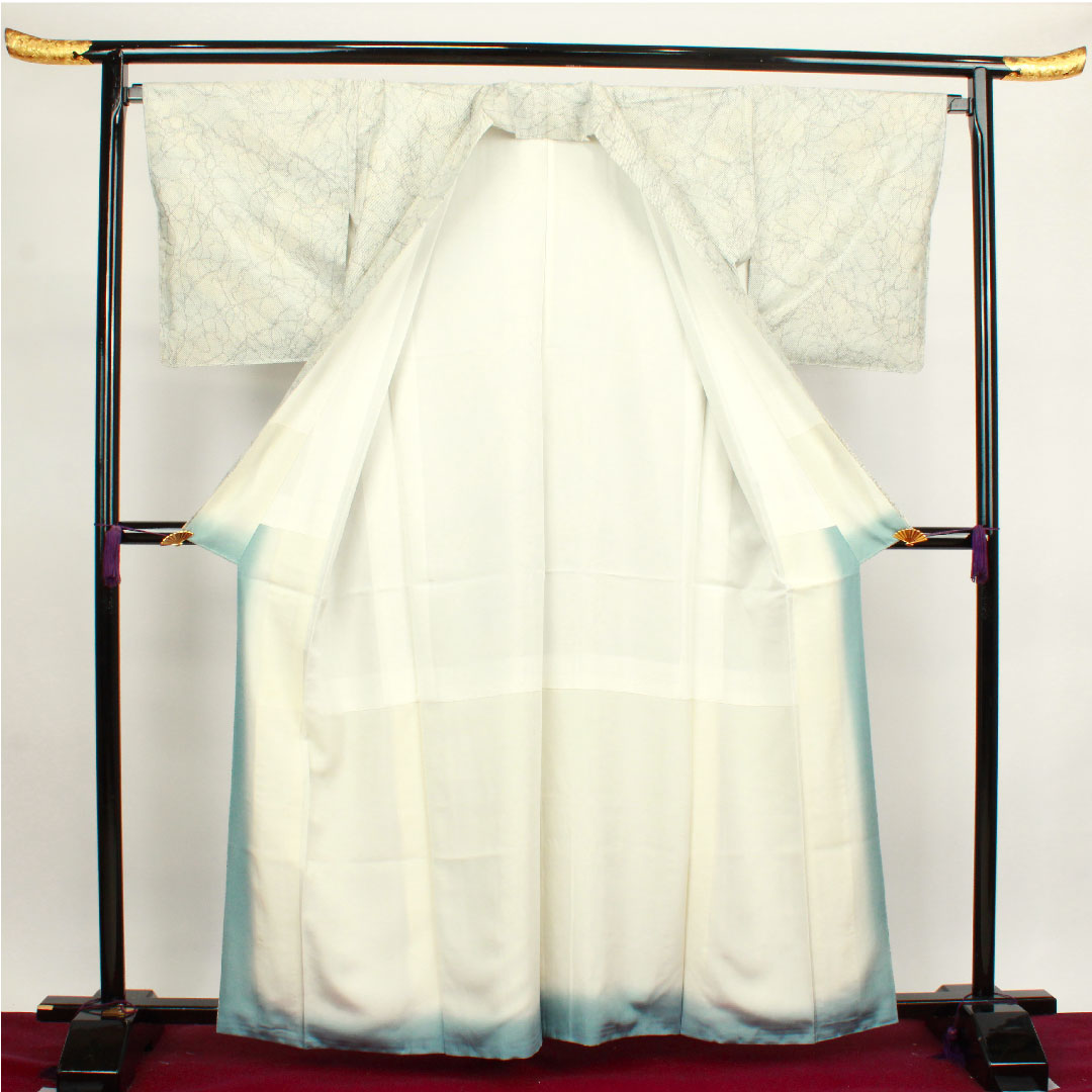 Oshima Tsumugi Length 162.5cm Sleeve length 67cm White Oshima Geometric pattern Pure silk A rank Awase White 1116002493411