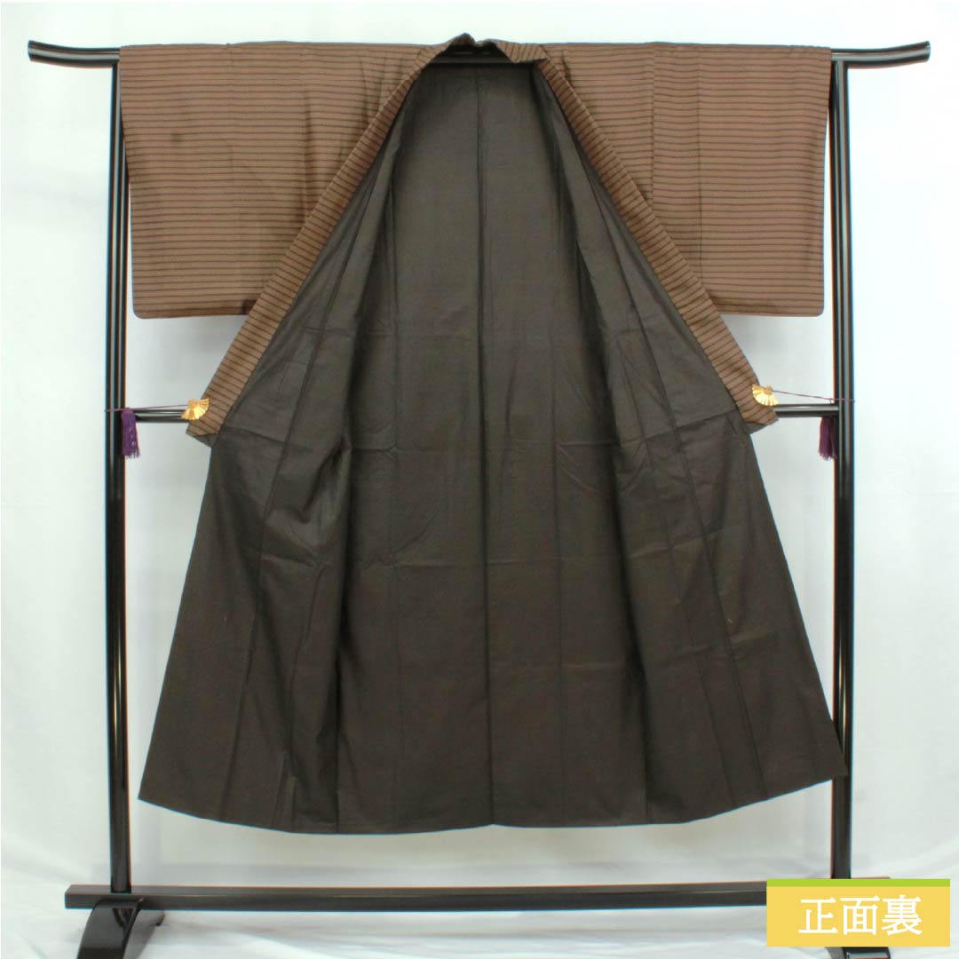 男物 正絹 Sランク 身丈145cm 裄丈63.5cm 土色(つちいろ) 幾何学模様 袷 茶系 1119000952414