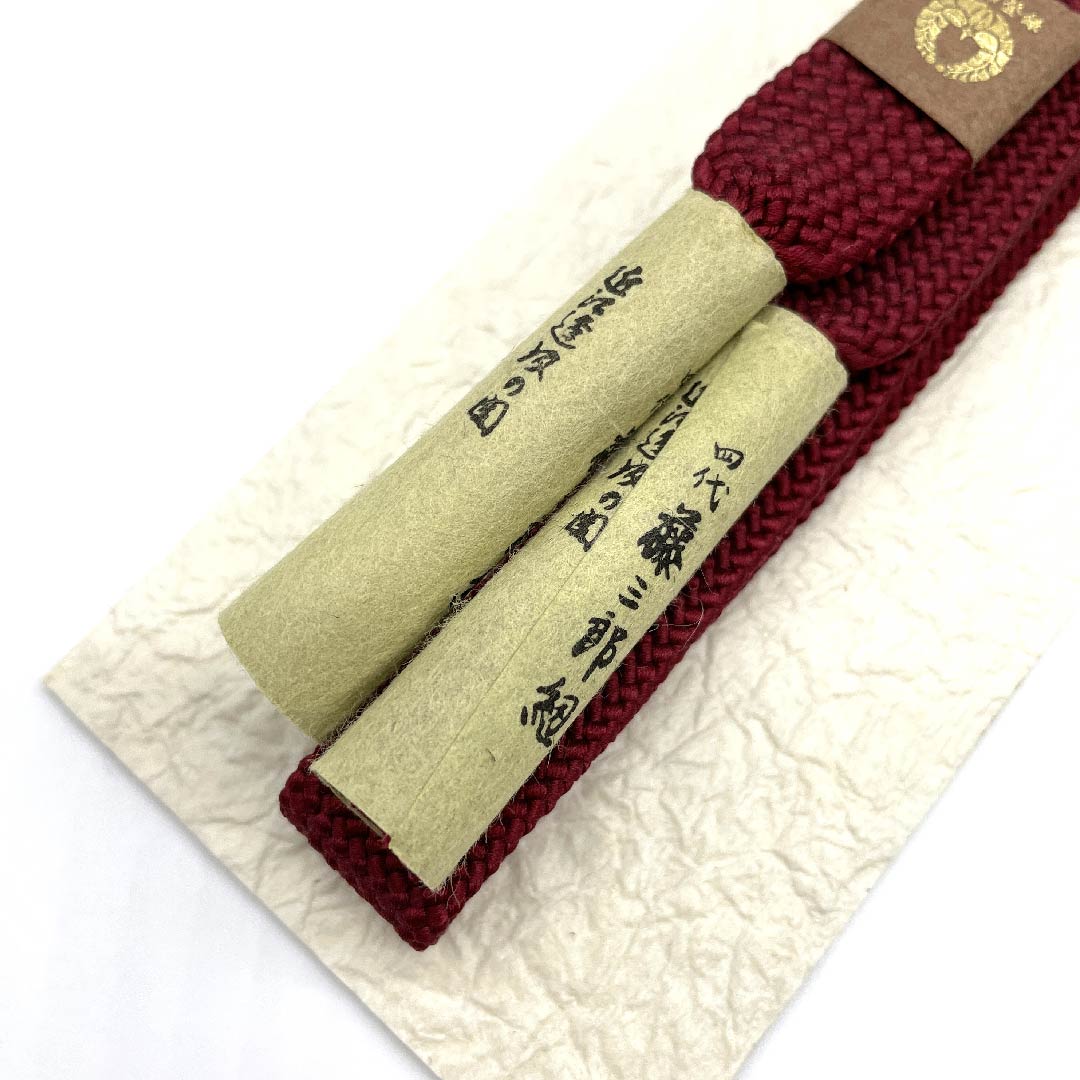 (新古品) 帯締め 正絹 四分紐 海老色(えびいろ) 四代藤三郎紐 小花模様 新古品 長さ約160cm 幅約1.5cm カジュアル Sランク 赤系 1135000102912