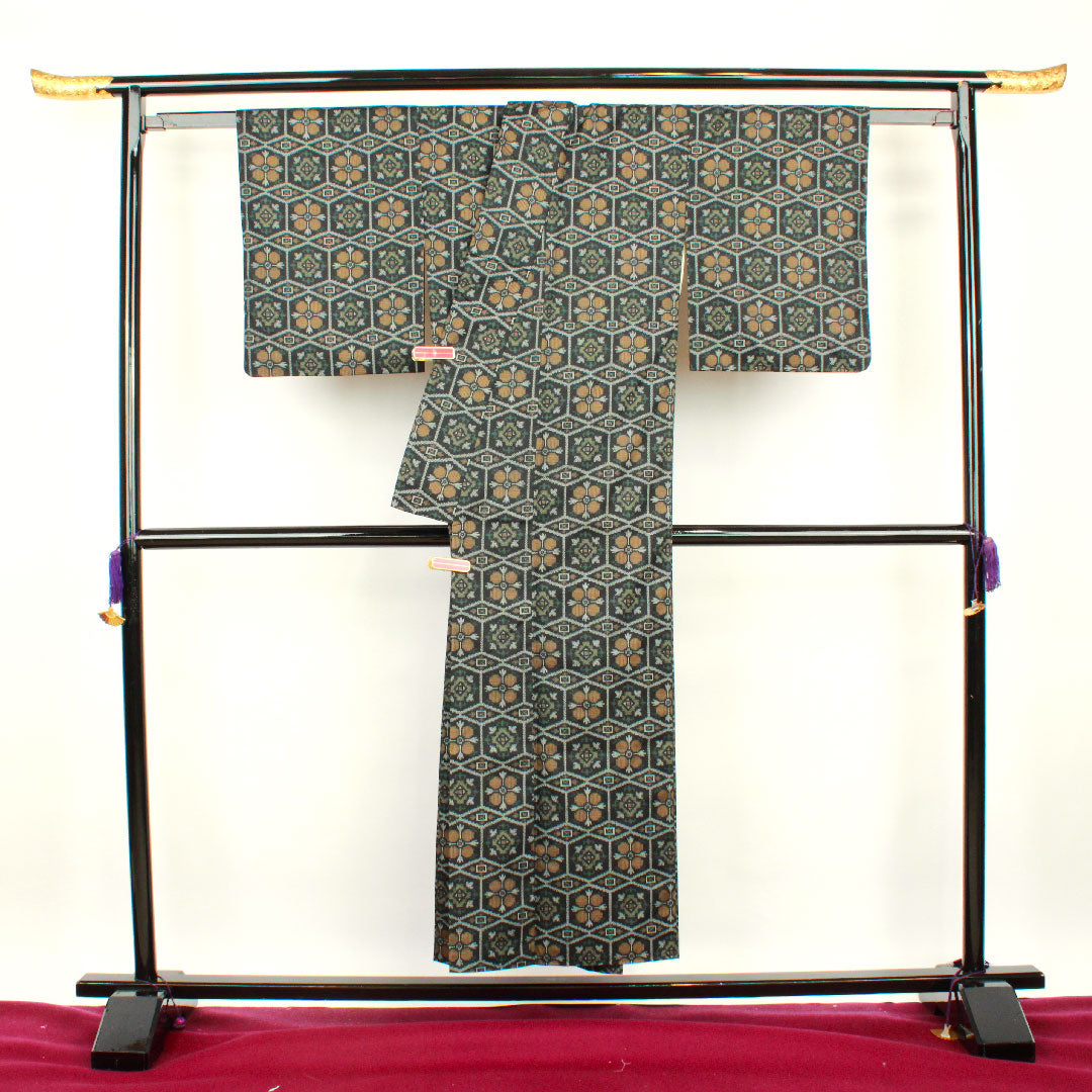 村山大島 身丈151cm 裄丈63.5cm アンサンブル 抽象模様 正絹 Aランク 袷 黒系 1116001993210