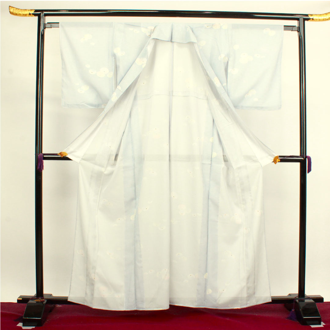 夏物 ポリエステル 小紋 身丈161cm 裄丈63cm 蒼白色(そうはくしょく) 万寿菊 洗える着物 絽 Sランク 水色系 1132000672424