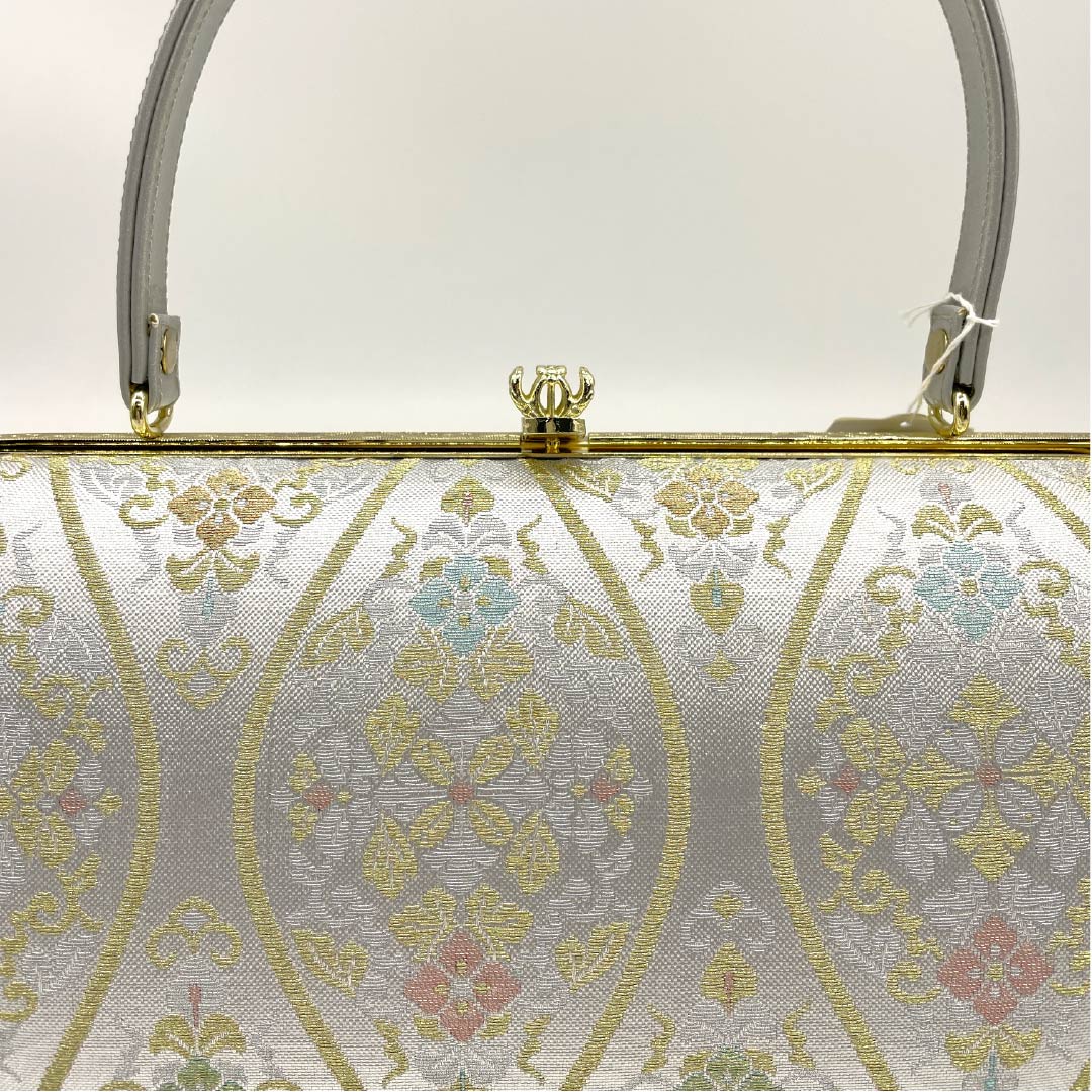 和装バック フォーマル 銀色(ぎんいろ) 留袖用 立涌 古典柄 ベージュ系 Sランク 113900016225