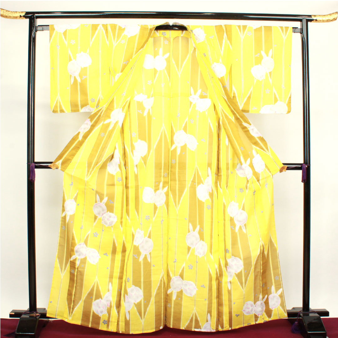 浴衣 苅安色 ウサギ 矢羽根 桜 木綿 Aランク 単衣 身丈165cm 裄丈67cm 黄系 1118001963523