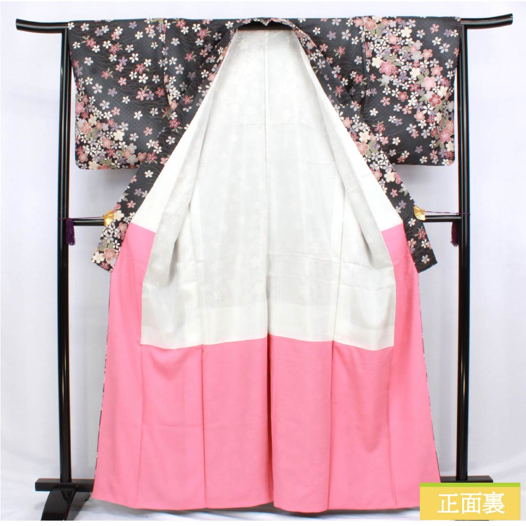 小紋 ポリエステル 身丈164.5cm 裄丈63.5cm 袷 熨斗目色(のしめいろ) 露芝 桜 洗える着物 Sランク グレー系 1115006112422